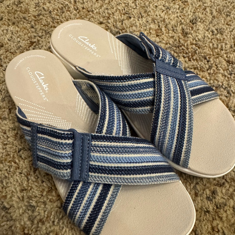 Clarks Cloudsteppers Women's Blue Striped Sandals